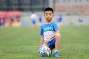 国内著名足球教练，塑造中国足球未来的领航者